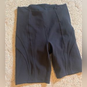 Lululemon Ribbed Bike Shorts